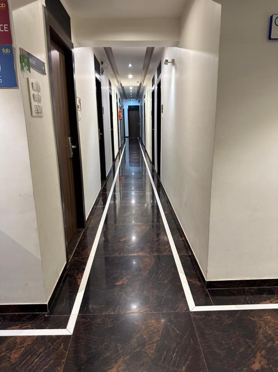 Atlas Plaza 3* Mumbai