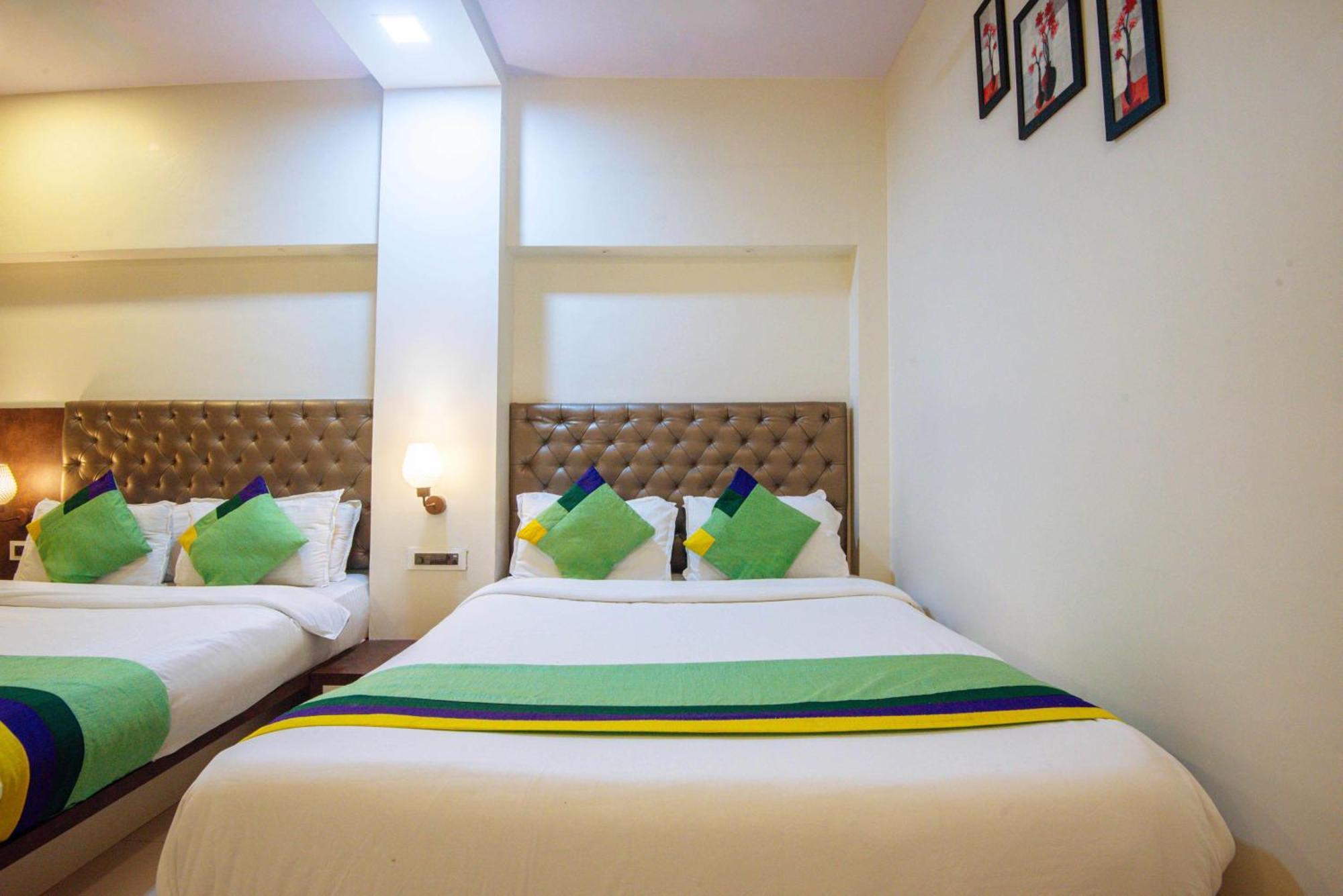 Hotel Treebo Blue Moon Powai 3*