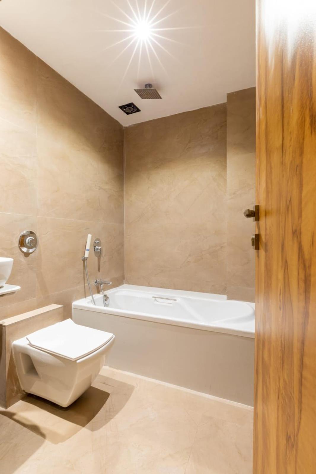 Prince Hotel Hotel *