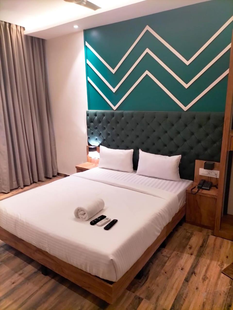 Prince Hotel Hotel *