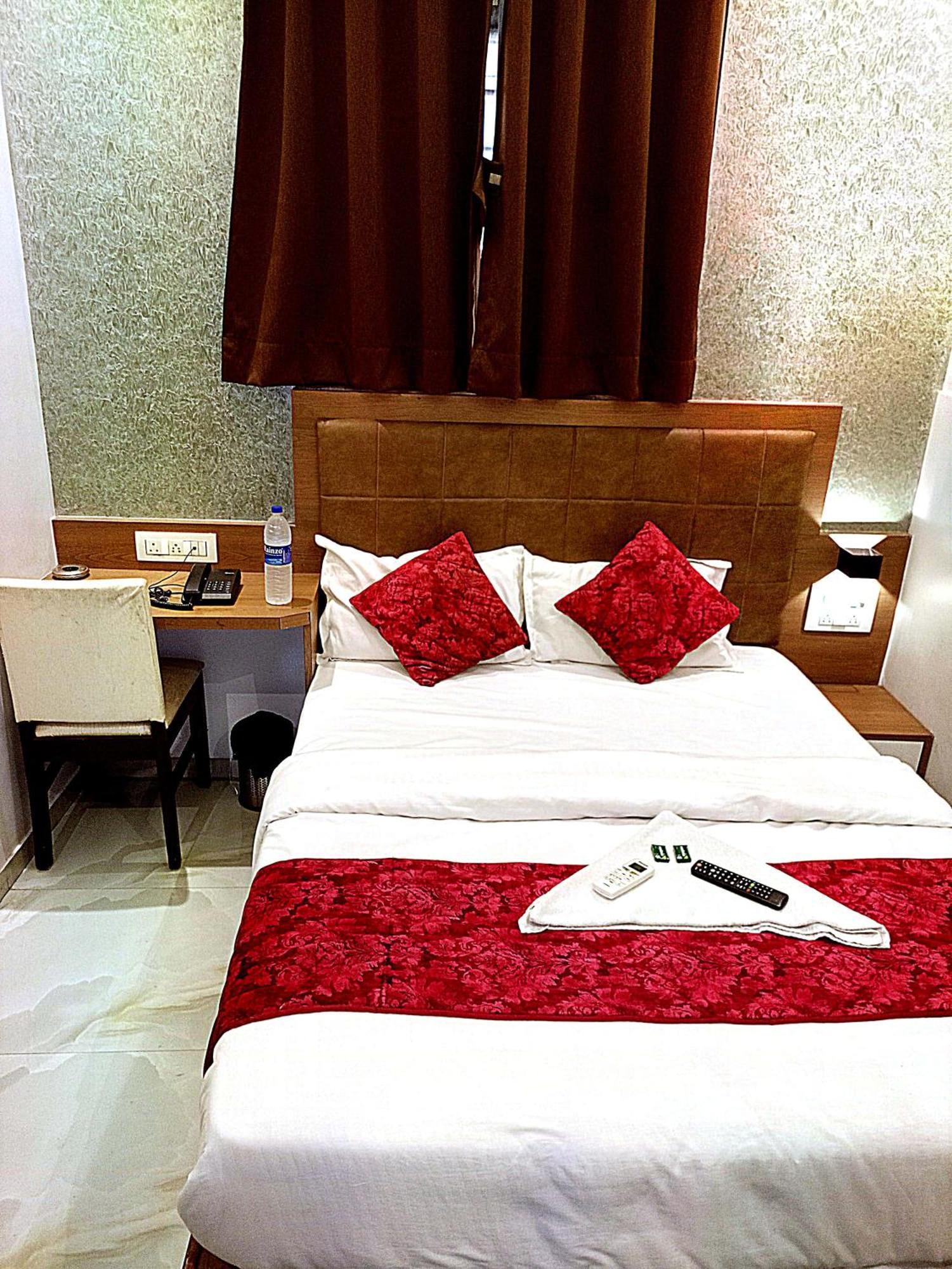 Kishan Lodging & Boarding 3* Bombaim