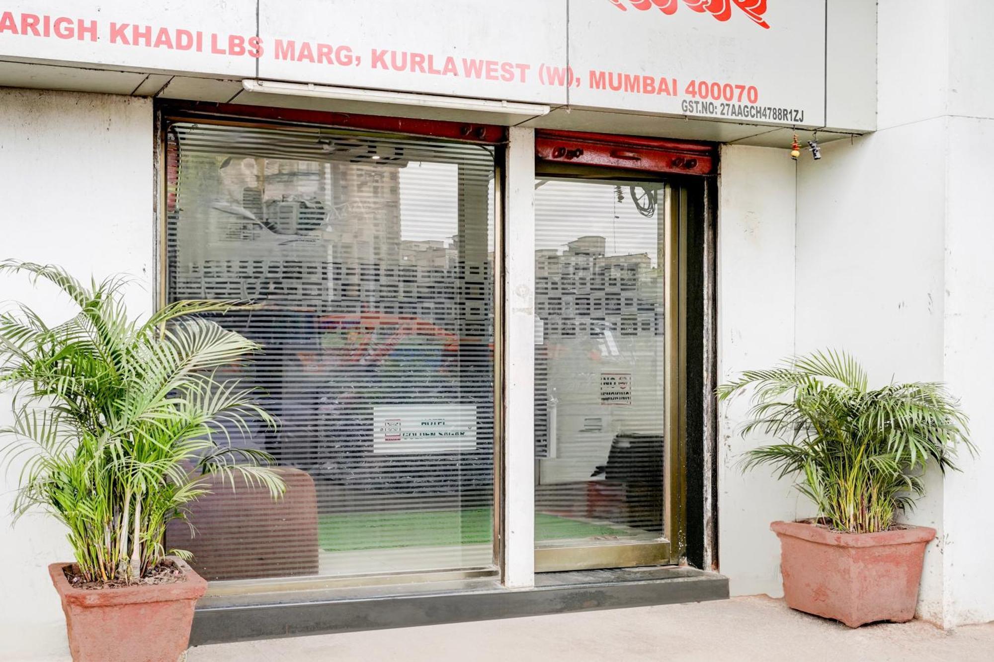 Golden Sagar - Kurla Hotel