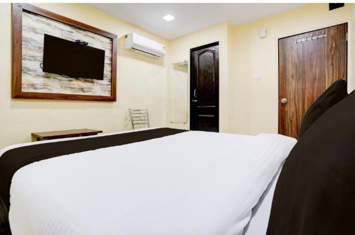 Aai Om Residency Bombaim