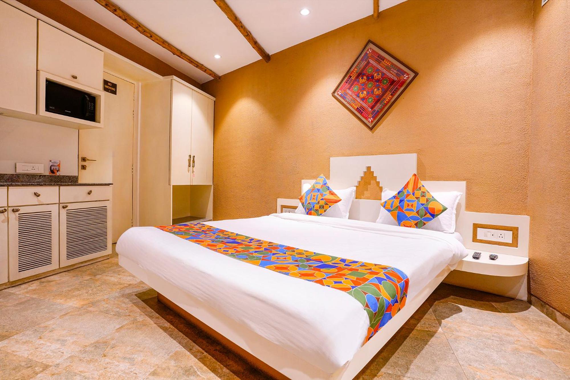 Fabhotel Mumbai Corporate Rooms Jb Nagar - Nr Mumbai International Airport Mumbai