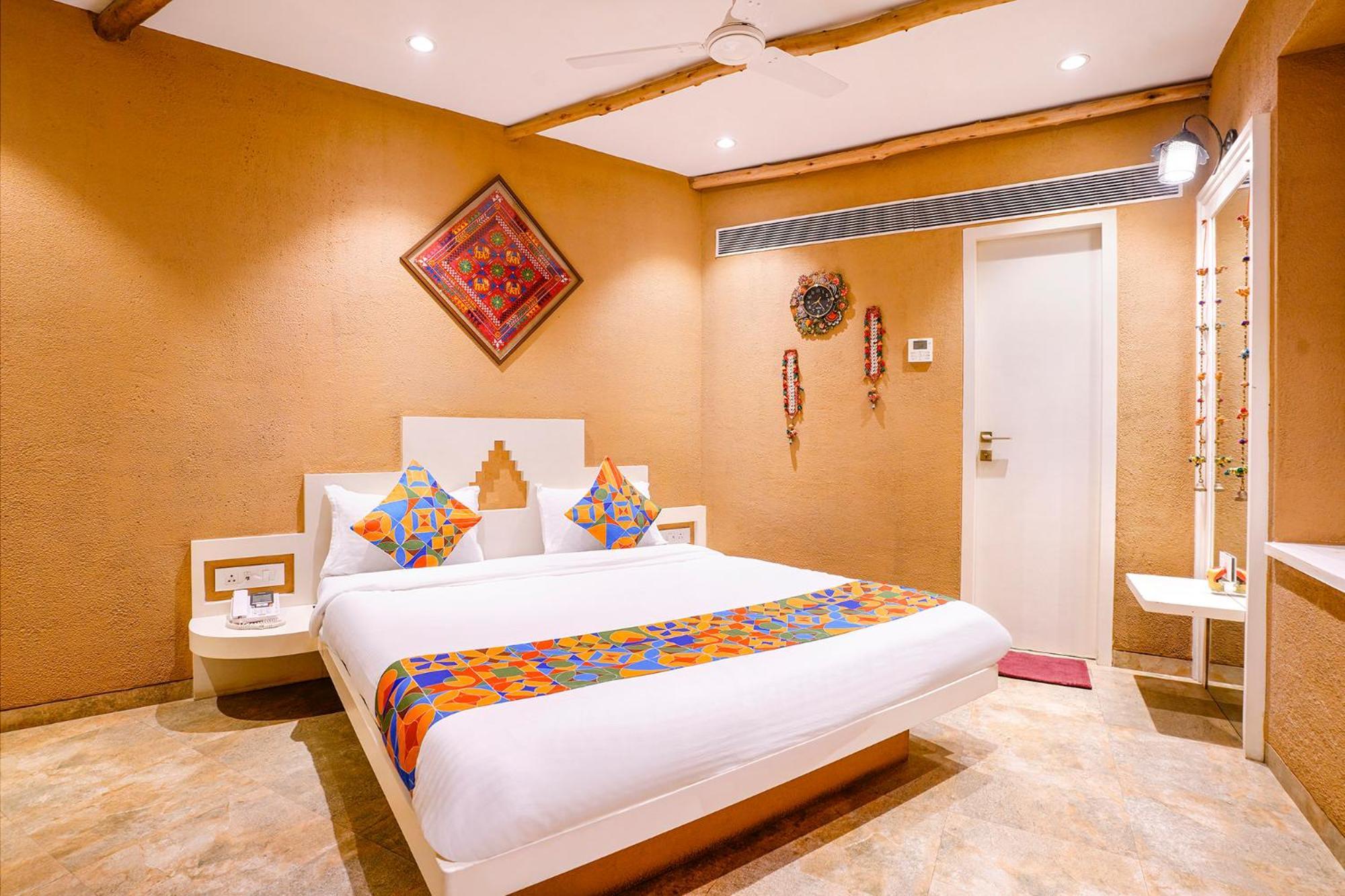 Fabhotel Mumbai Corporate Rooms Jb Nagar - Nr Mumbai International Airport Hotel *