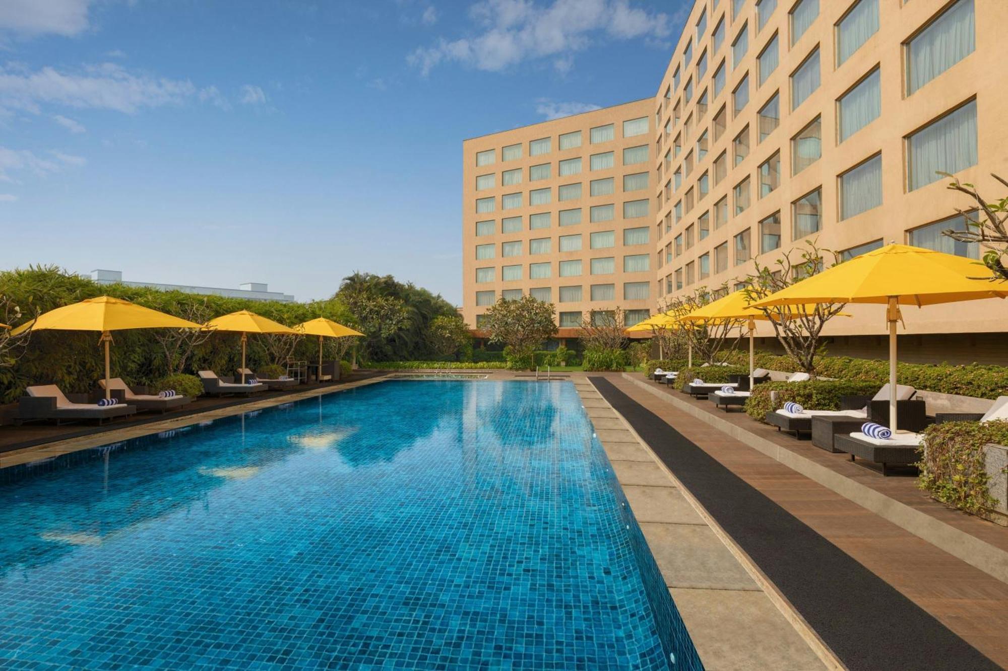 Courtyard By Marriott International Airport 5*