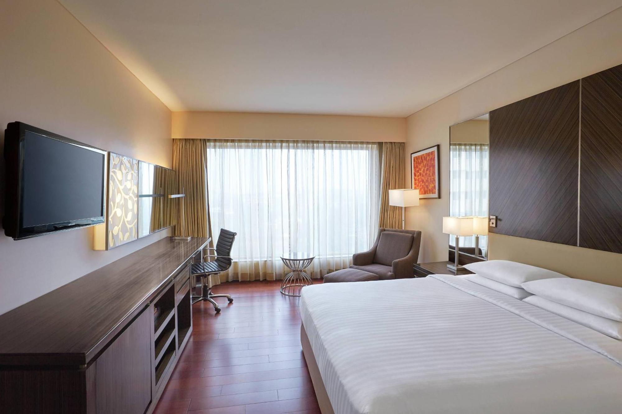 Courtyard By Marriott International Airport Hotel 5*
