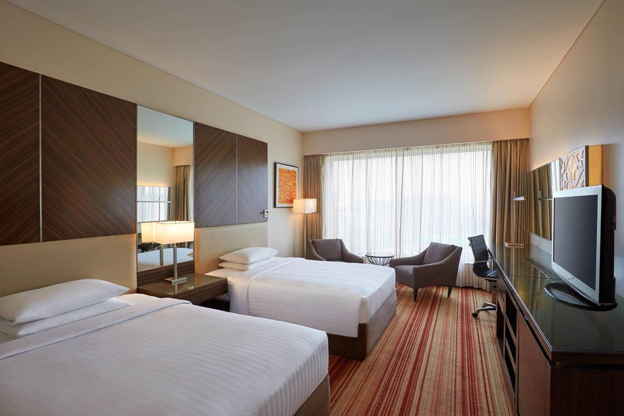 Courtyard By Marriott International Airport 5*