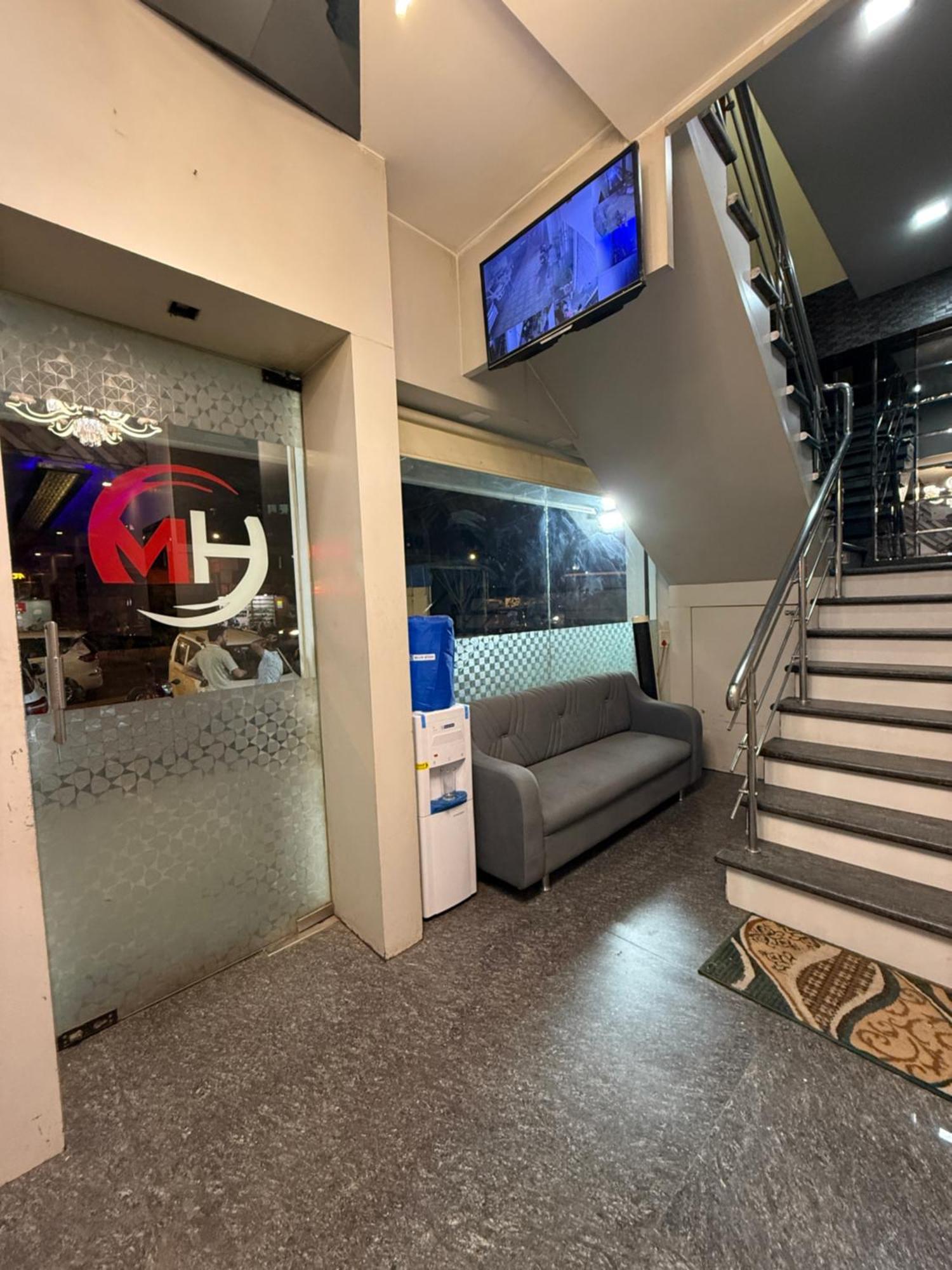 M E R I T O N T-2 Hotel 3*