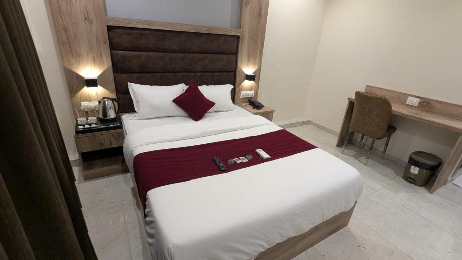 Hotel Silver Park Mumbai