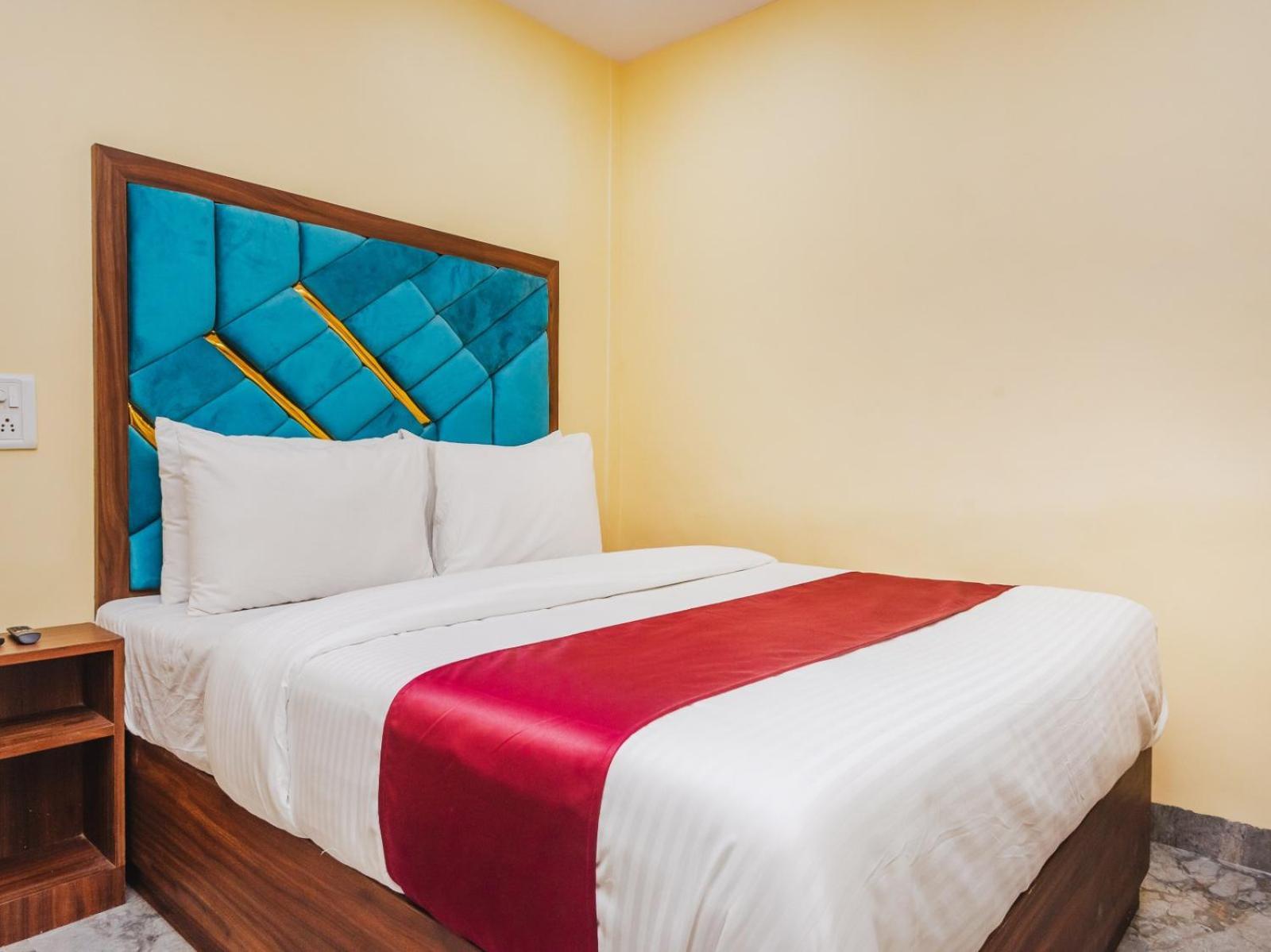 Aai Om Residency Bombaim
