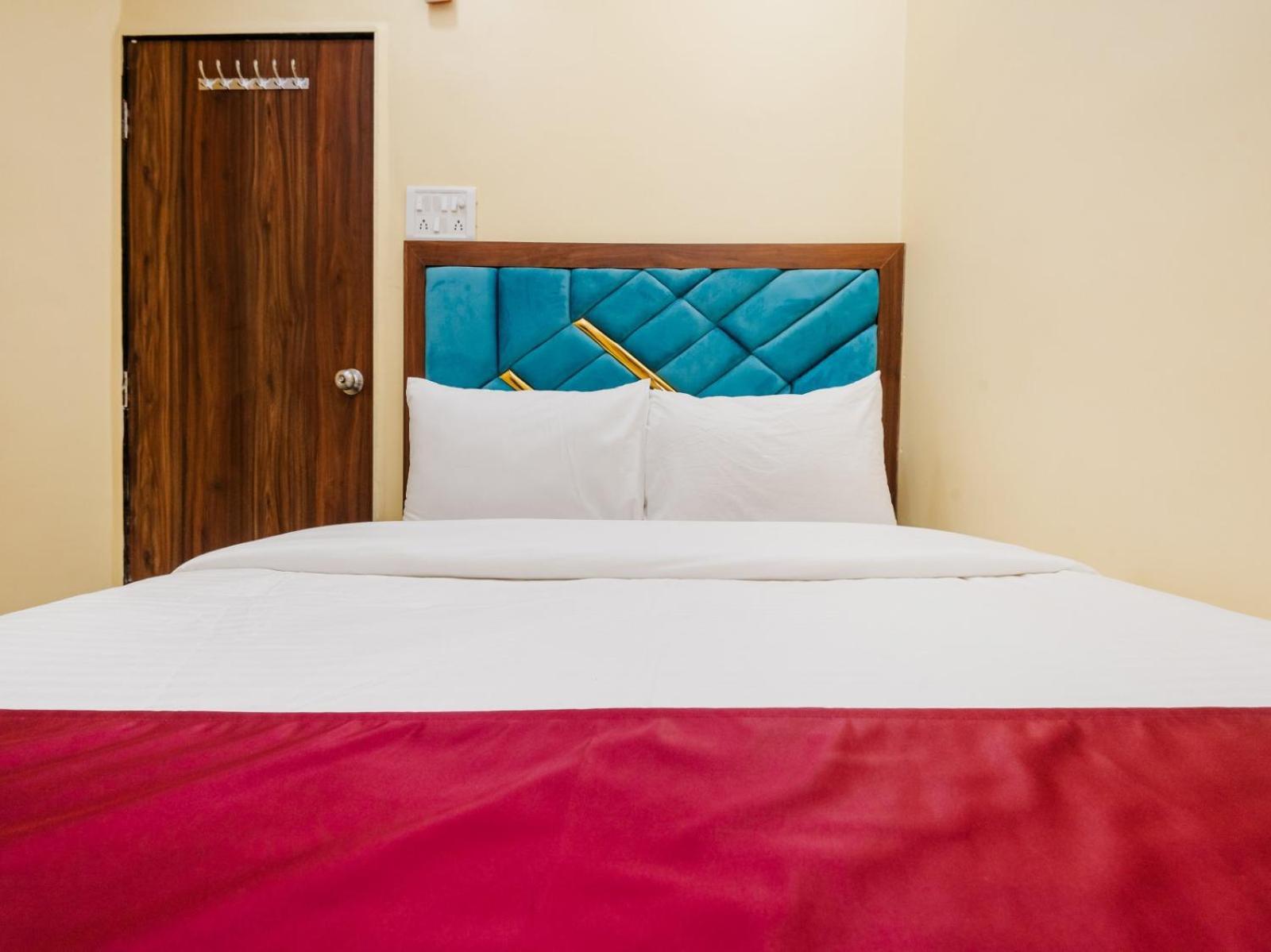 Hotel Aai Om Residency Bombaim