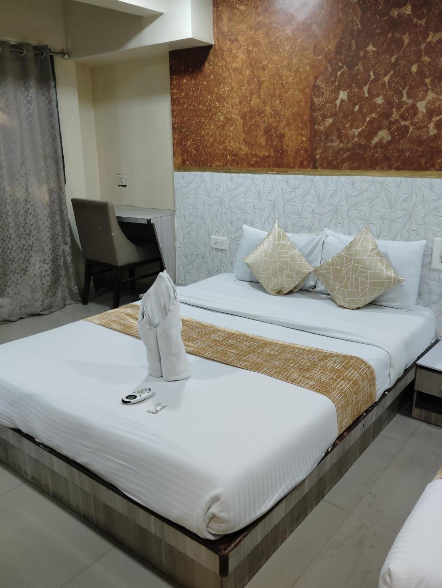 Crystal Park Near Nesco Exhibition Center *