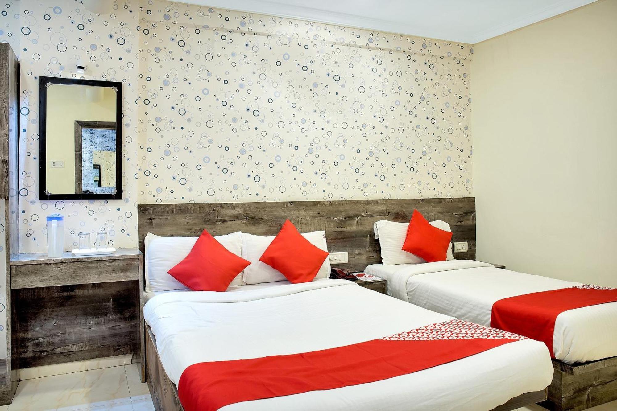 OYO 5665 Rana Residency Hotel 3*
