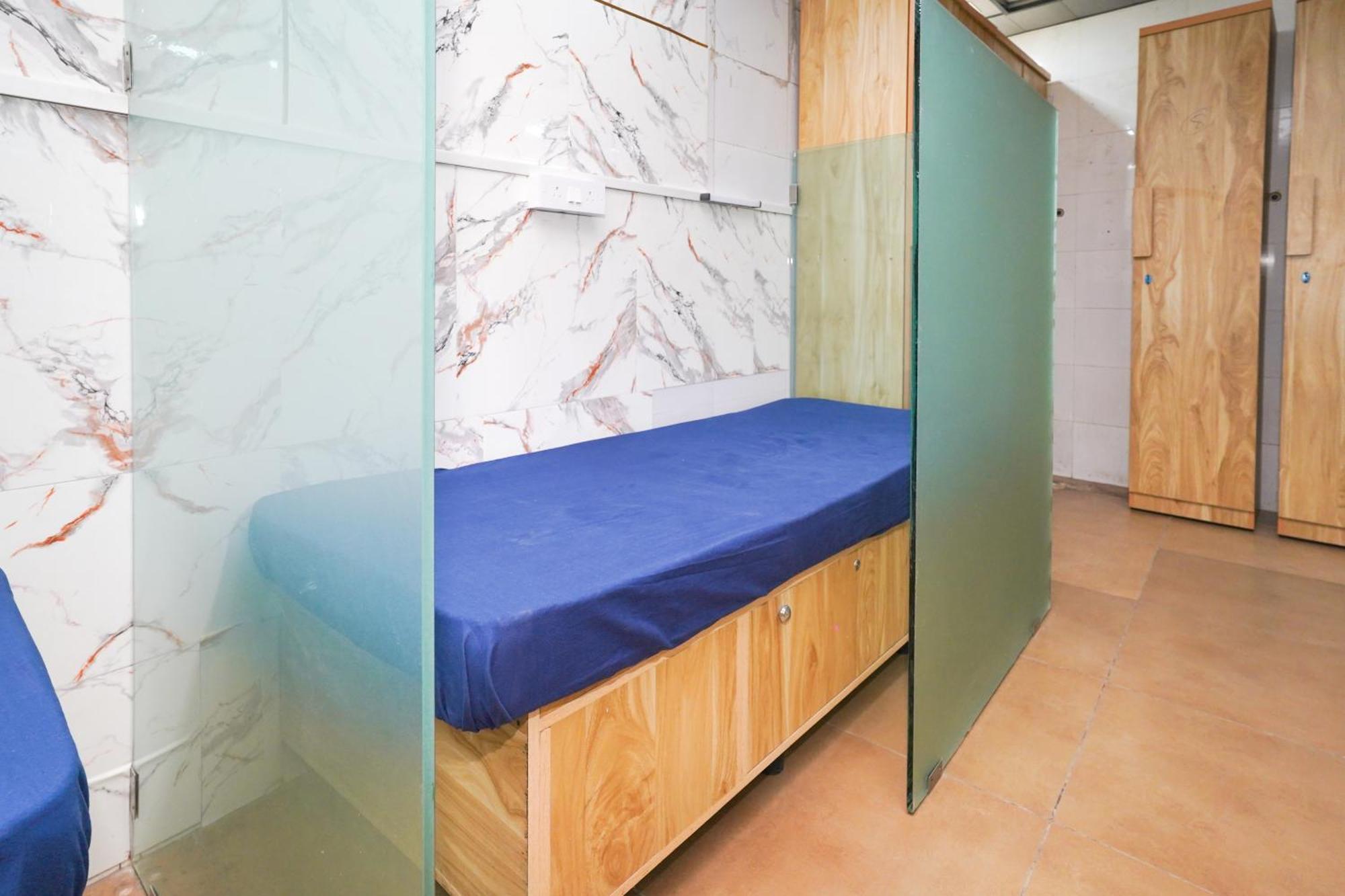 Zest 1054-andheri West Hostel *