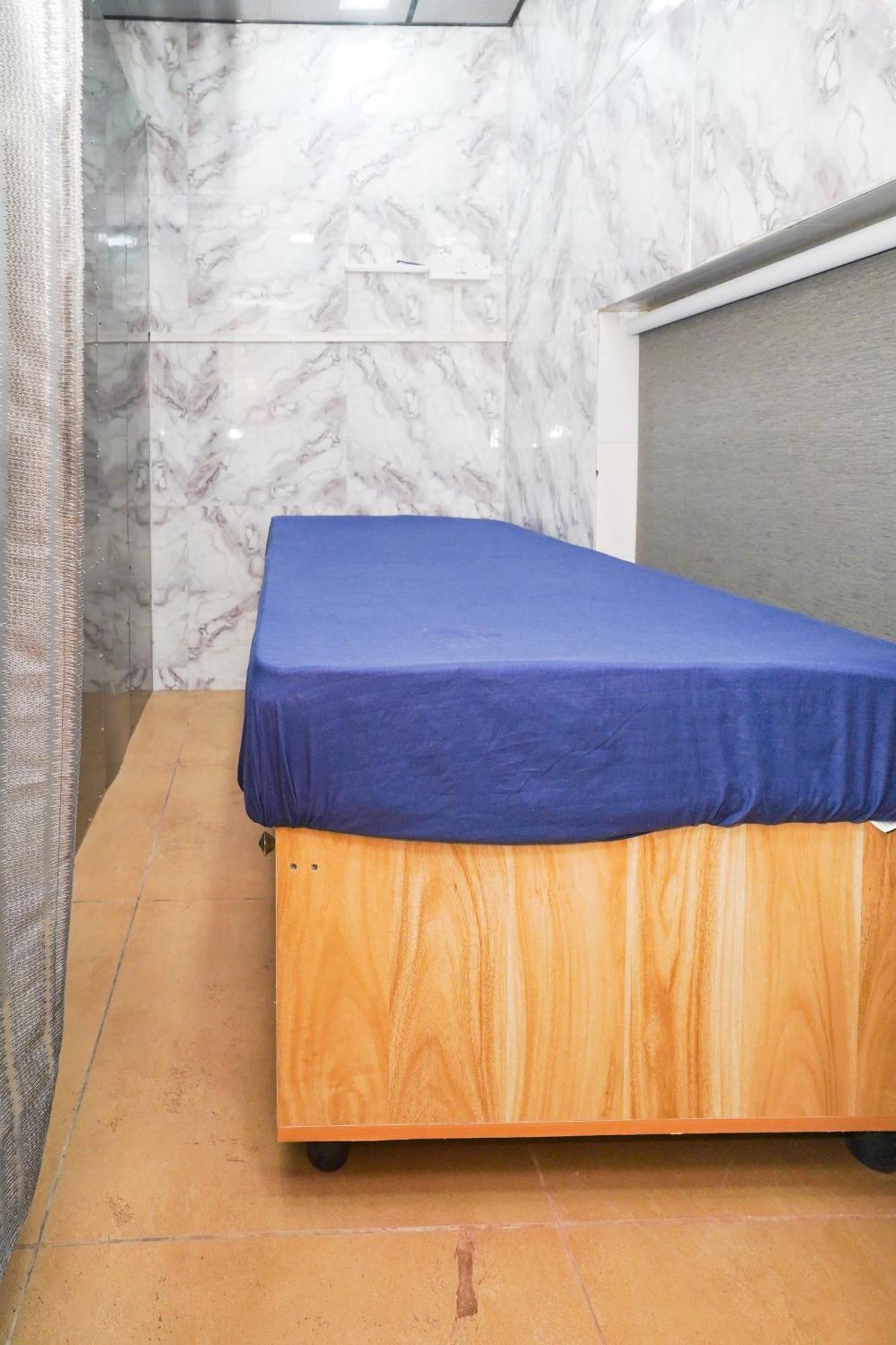 Zest 1054-andheri West Hostel