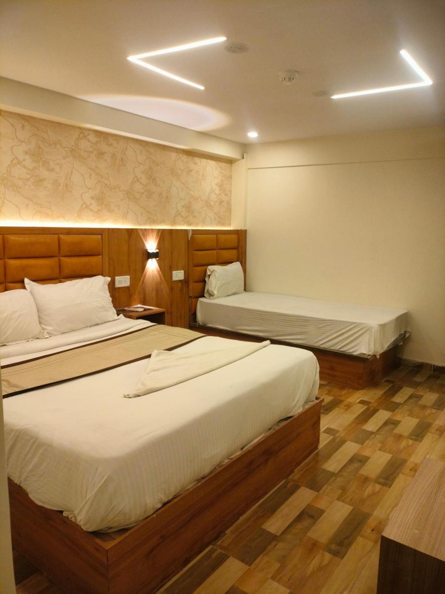 Clock Hotel 2*