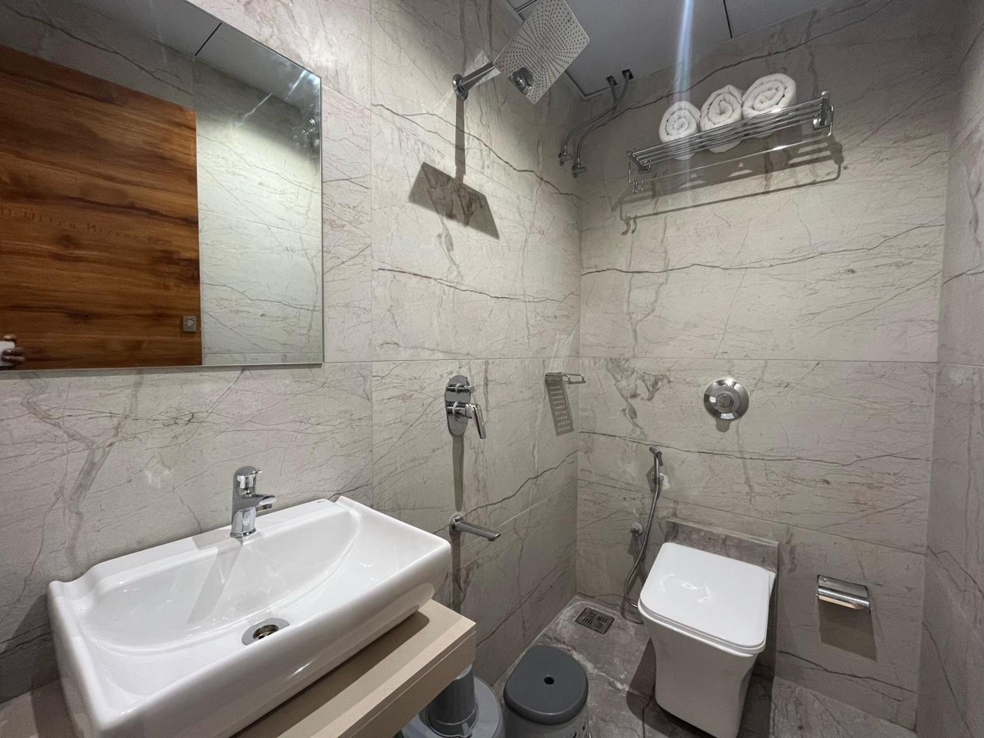 Grand Executive 2*