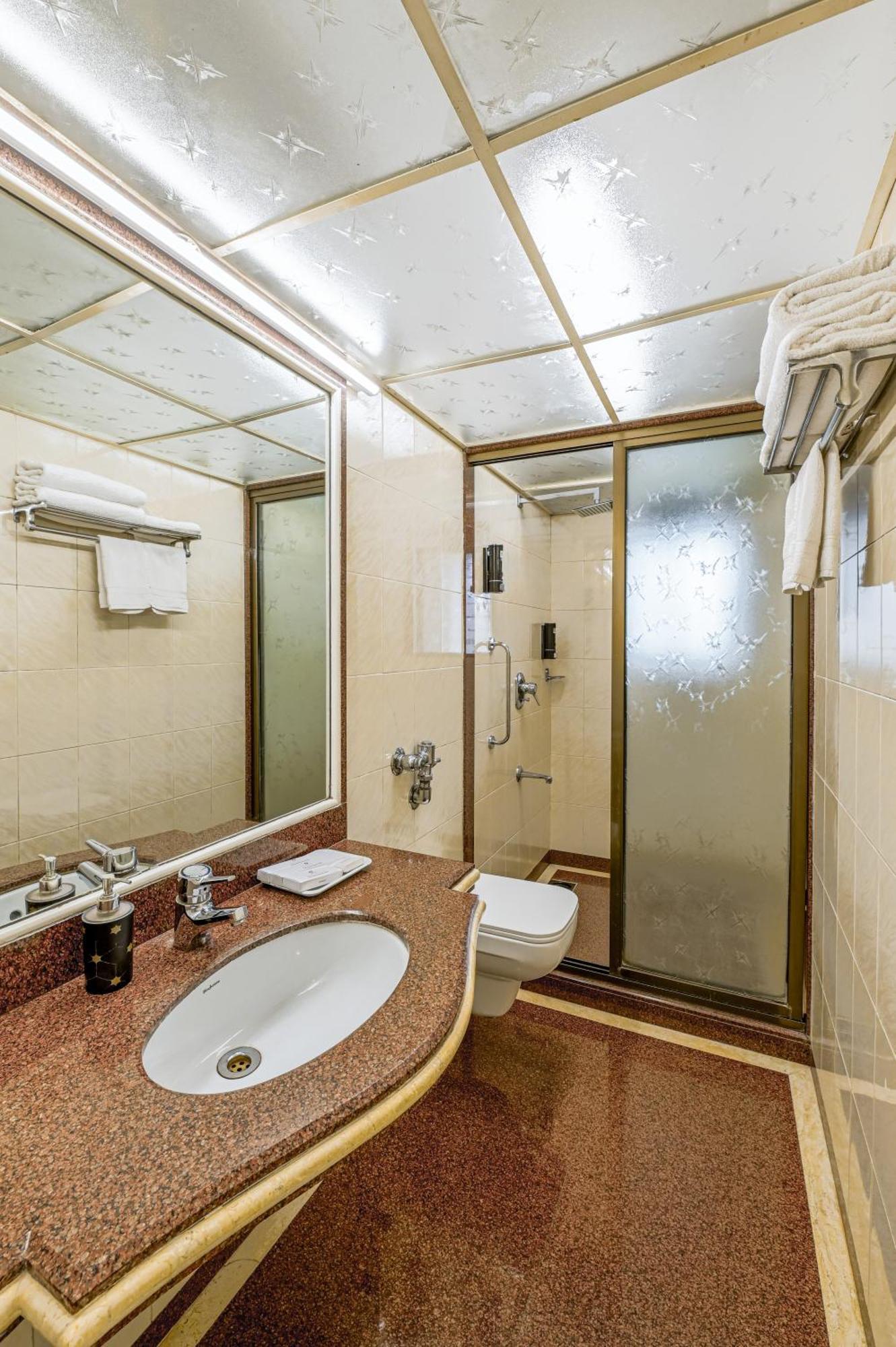 Regal Enclave 3* Mumbai