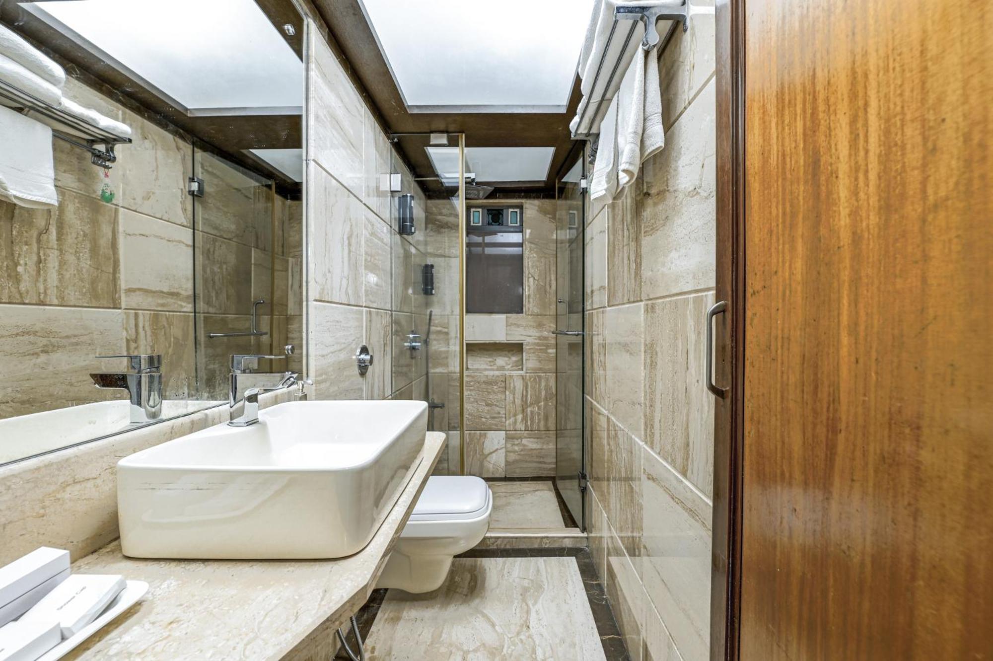 Regal Enclave Hotel 3*