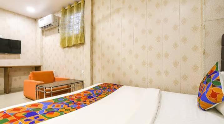 Hotel Aksa Near Juhu 3*