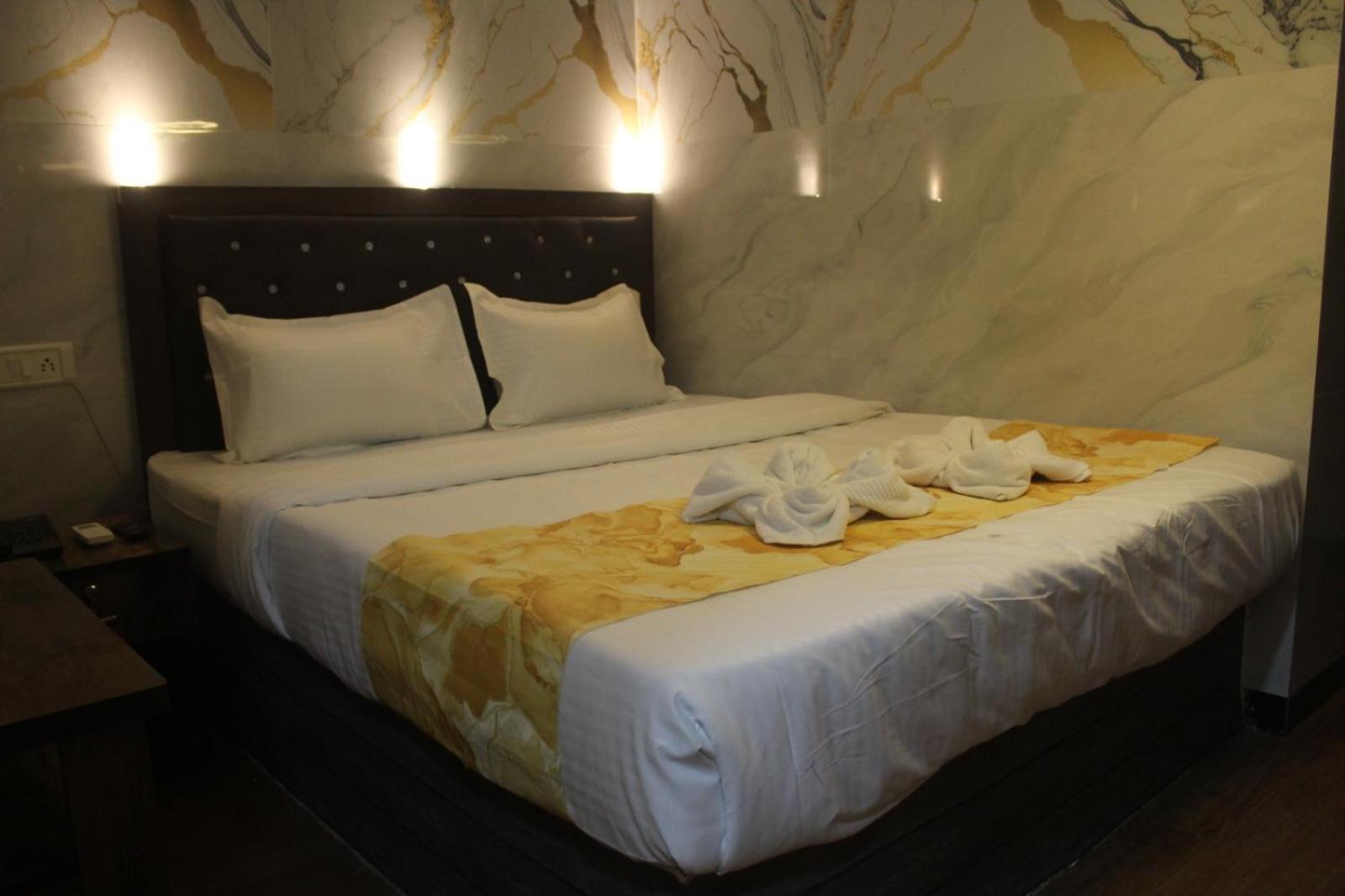 Hotel Sunset Avenue Mumbai