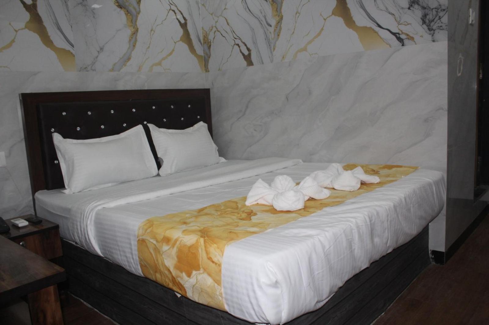 Sunset Avenue Hotel 2*