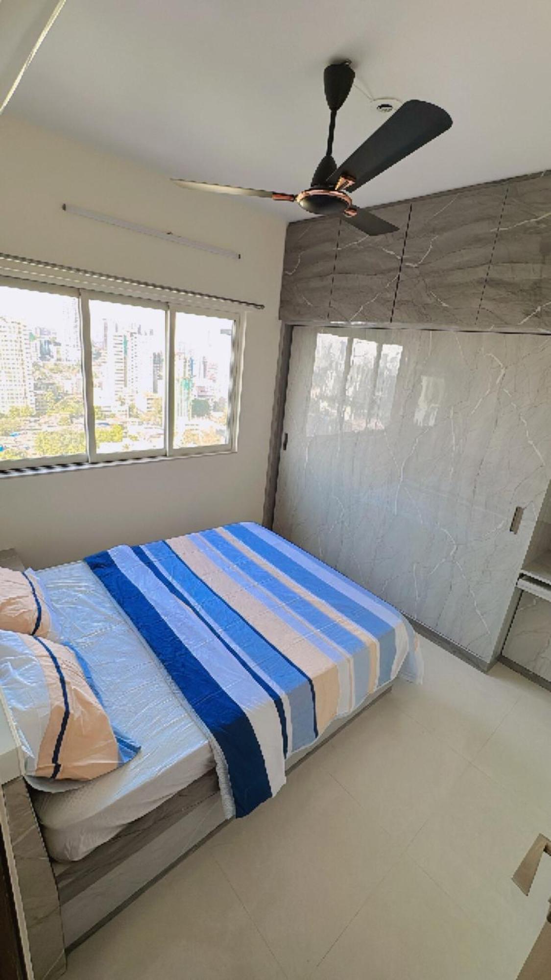 Pixiestays 1807 Malad East *