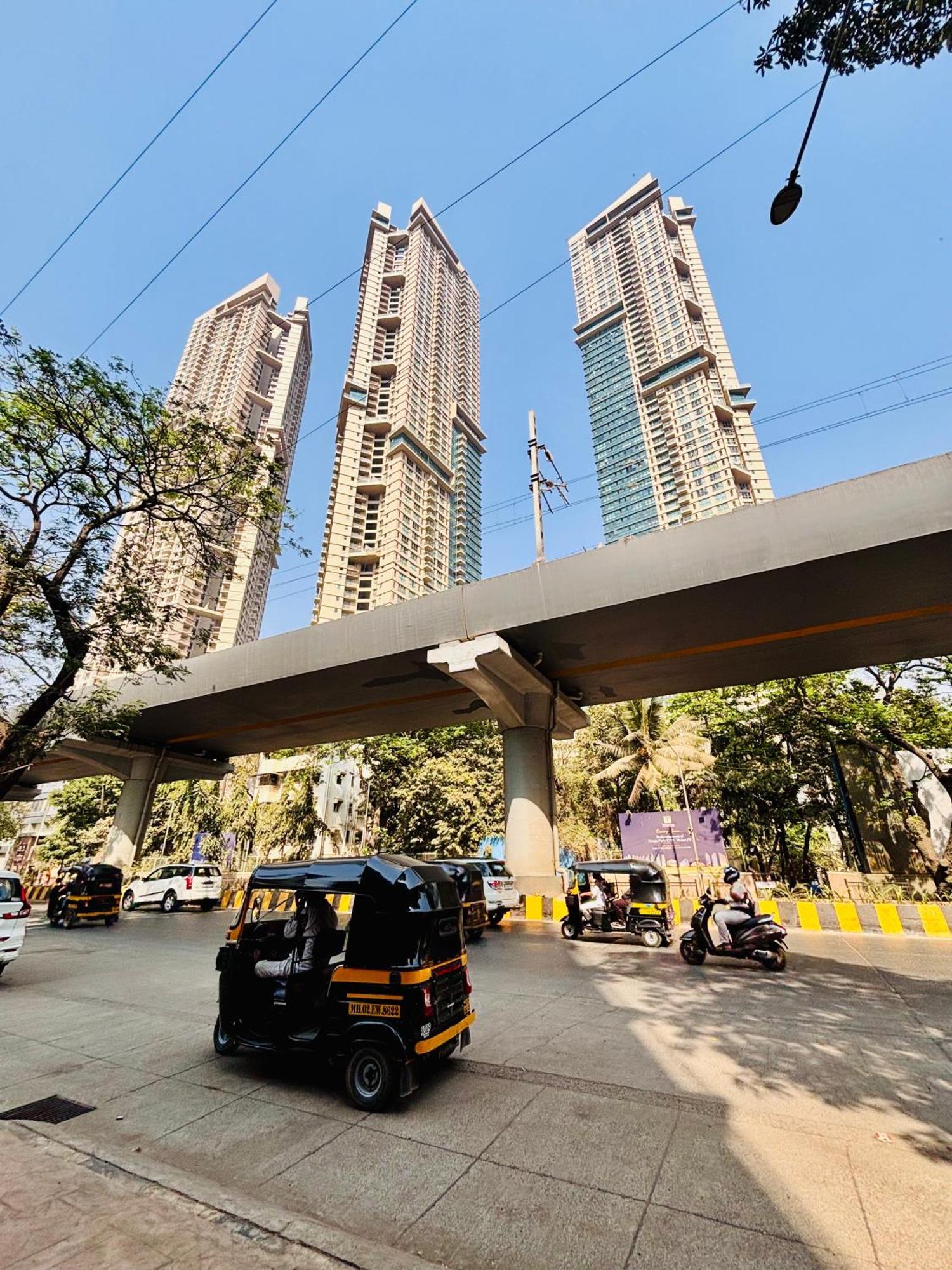 Hsquare Service Malad Bed & Breakfast