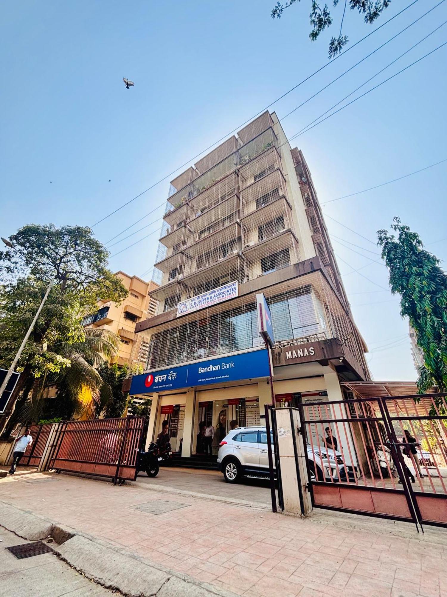 Hsquare Malad Elegant Service 4* Mumbai