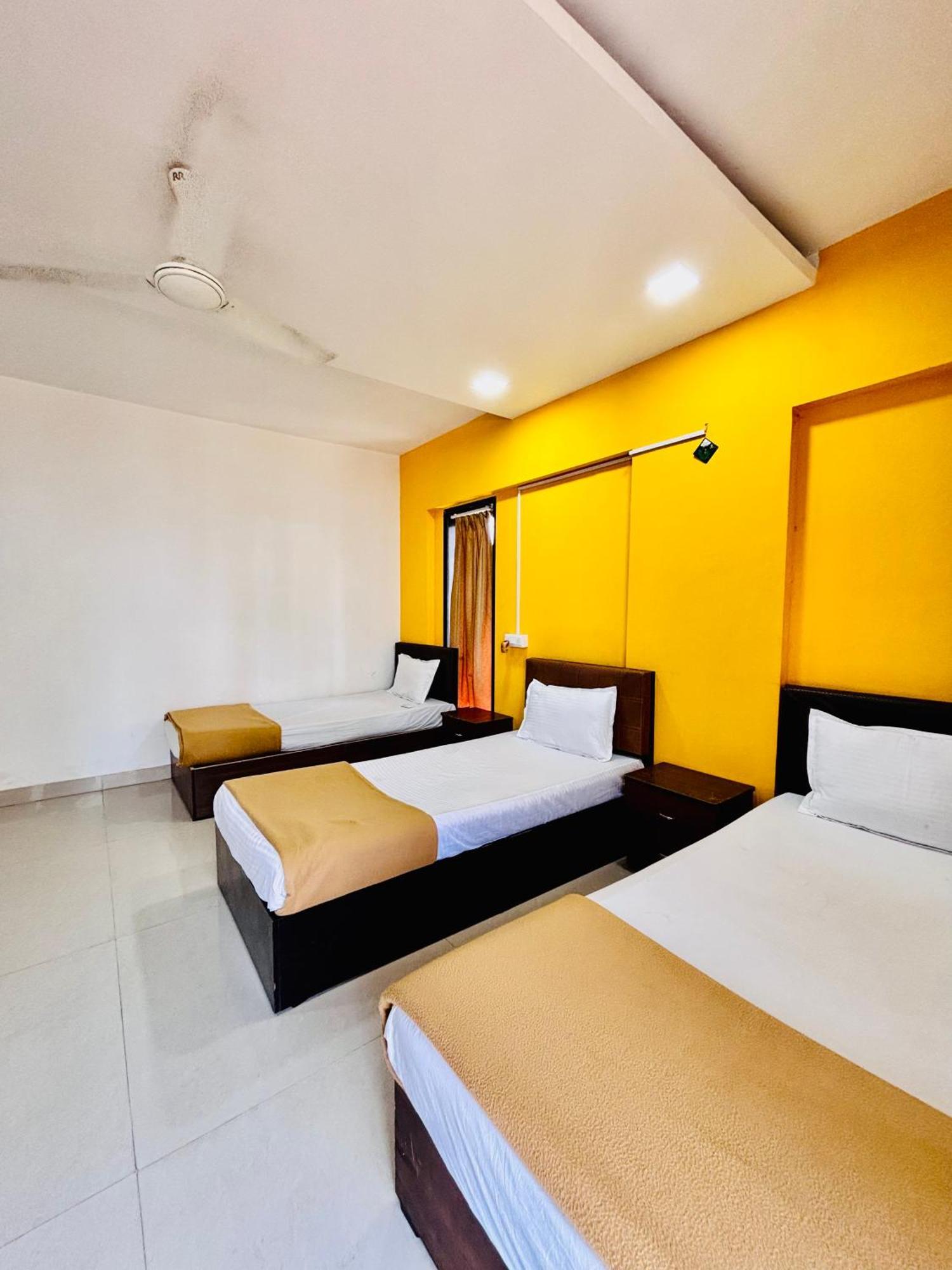 Hsquare Malad Elegant Service Bed & Breakfast 4*