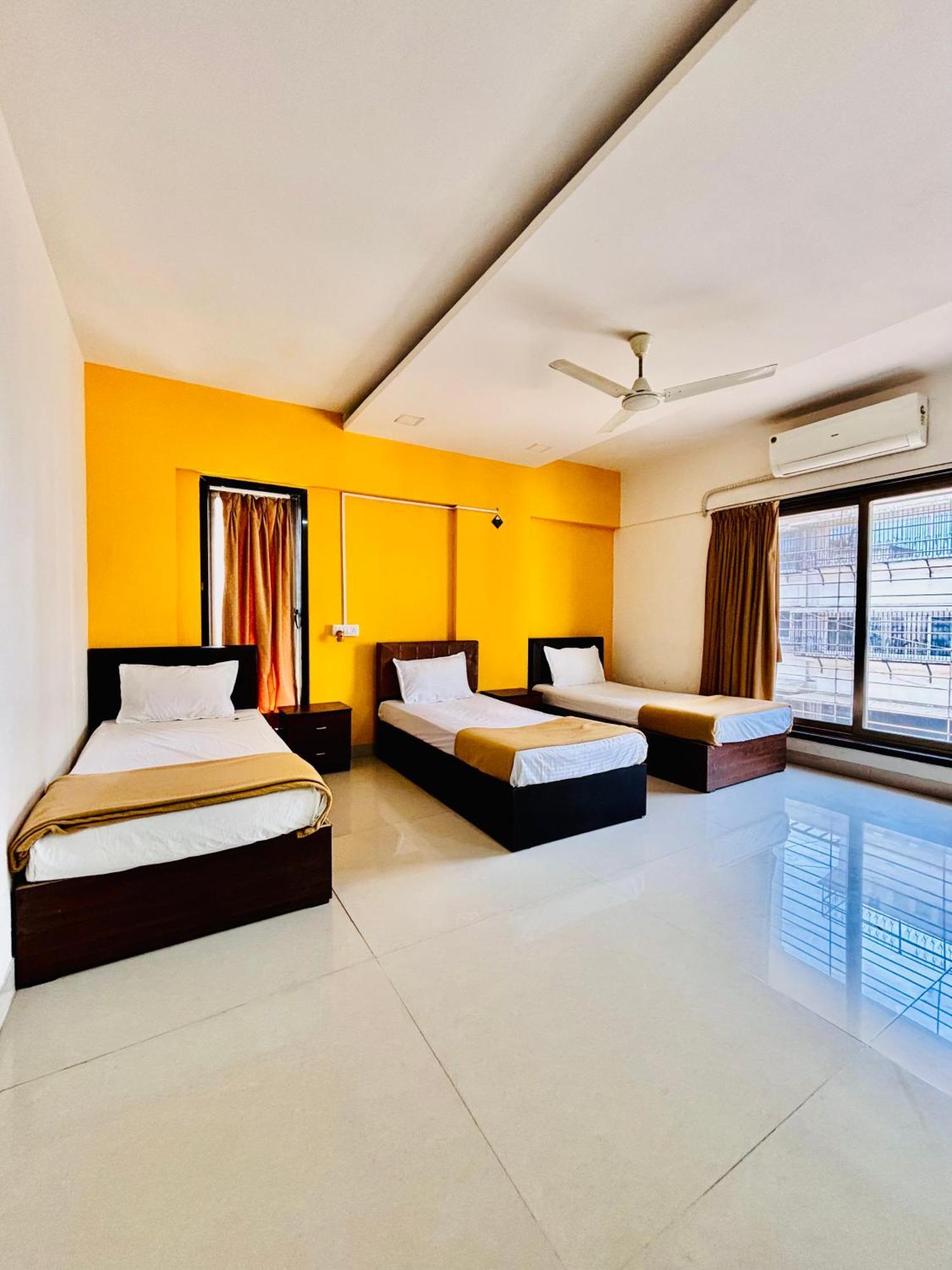 Bed & Breakfast Hsquare Malad Elegant Service Mumbai