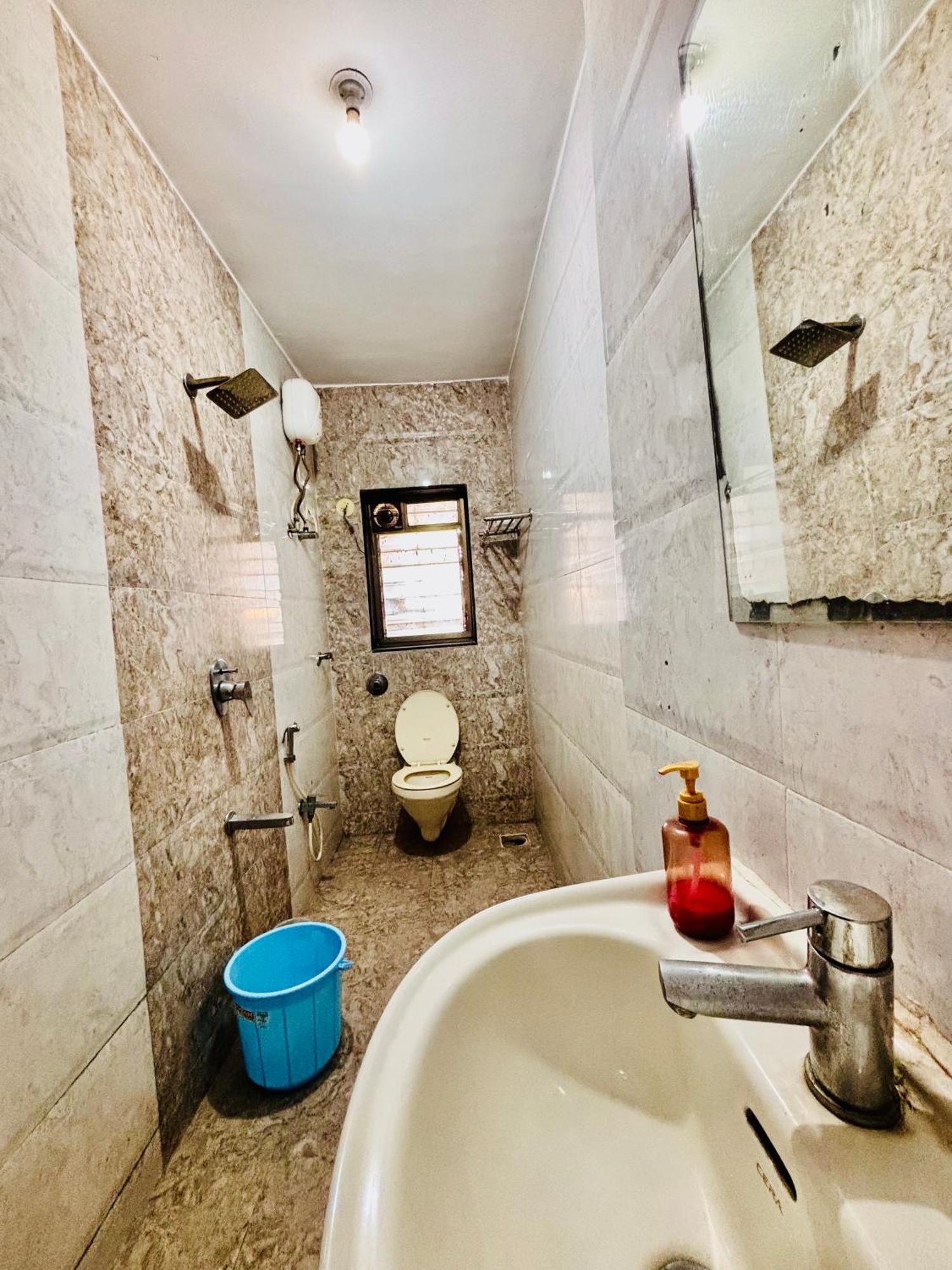 Hsquare Malad Elegant Service Bed & Breakfast 4*