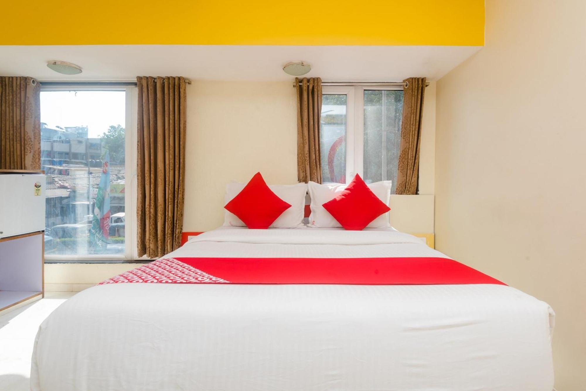 Collection O Grand Corp Hotel