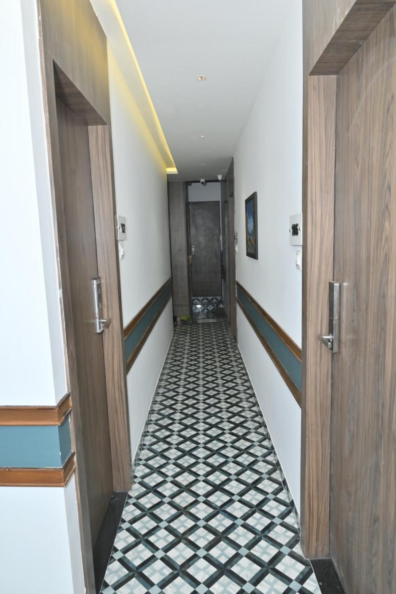 Hotel S P Terminal-2 3*