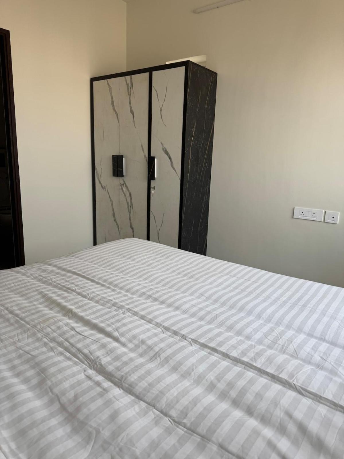 Apartment Pixiestays 10 Min From Nesco 2507 Malad East