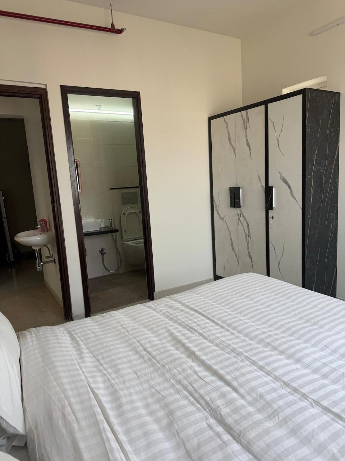 Pixiestays 10 Min From Nesco 2507 Malad East Apartment *
