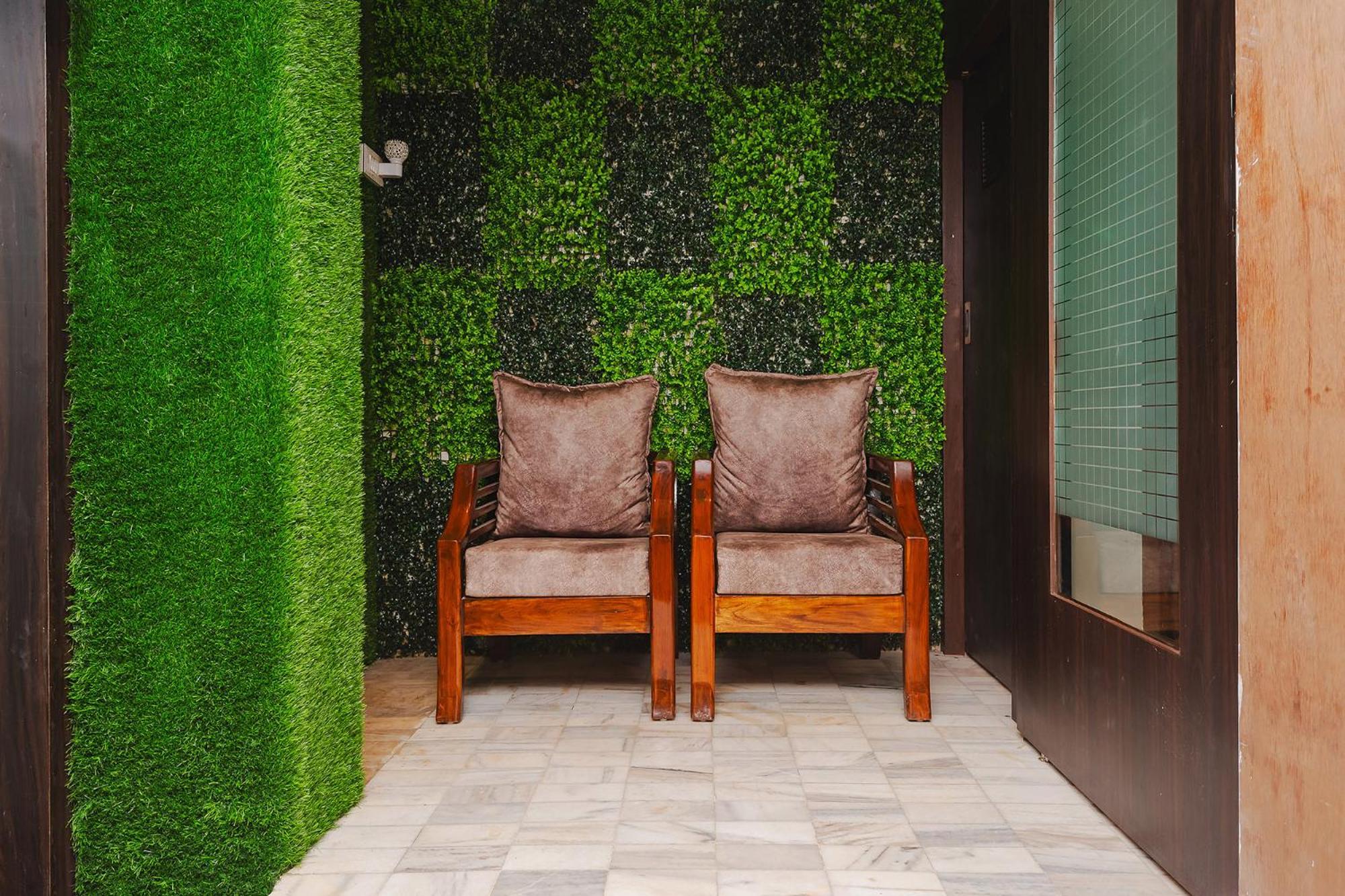 Hotel Fabhotel Airport Palace - Nr International Airport Mumbai