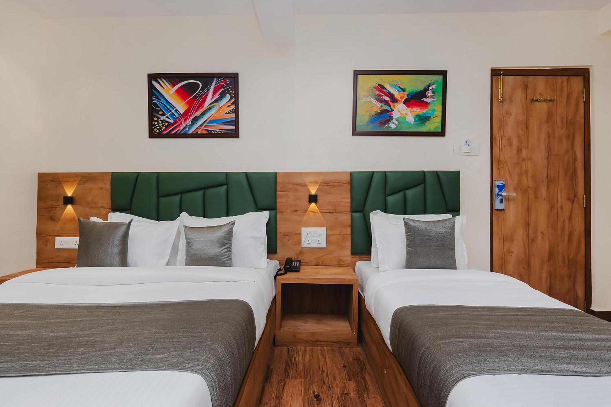 Fabhotel Airport Palace - Nr International Airport Mumbai