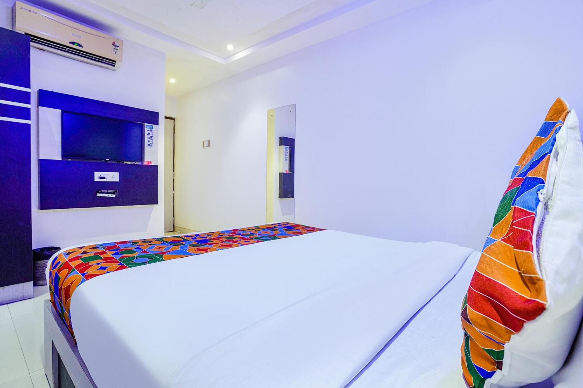 Hotel Fabexpress Embassy - Nr Bkc 3*