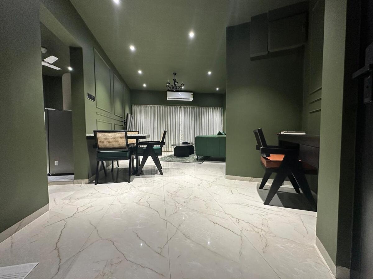 Apartment Plush Bandra West - Luxury 2bhk & Study Mumbai
