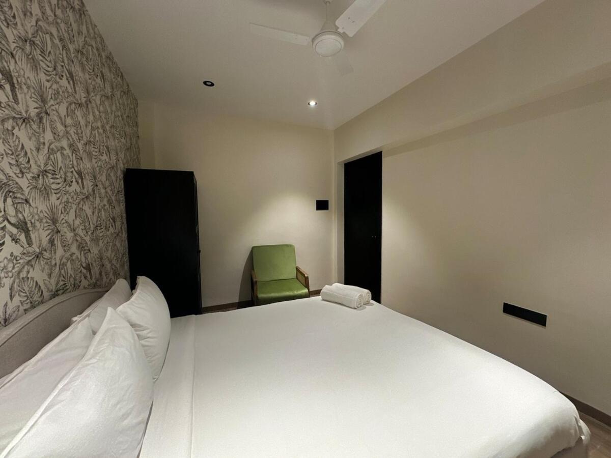 Apartment Plush Bandra West - Luxury 2bhk & Study