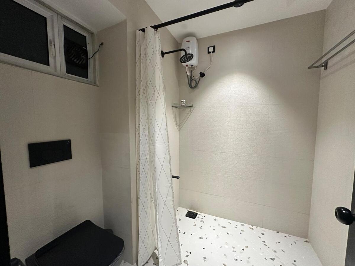 Plush Bandra West - Luxury 2bhk & Study Apartment Mumbai