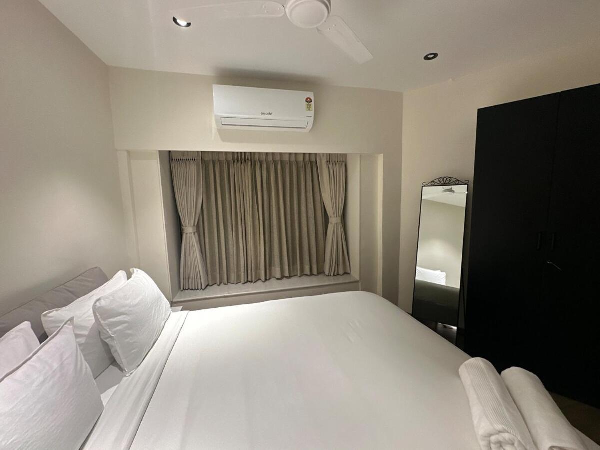 Plush Bandra West - Luxury 2bhk & Study *