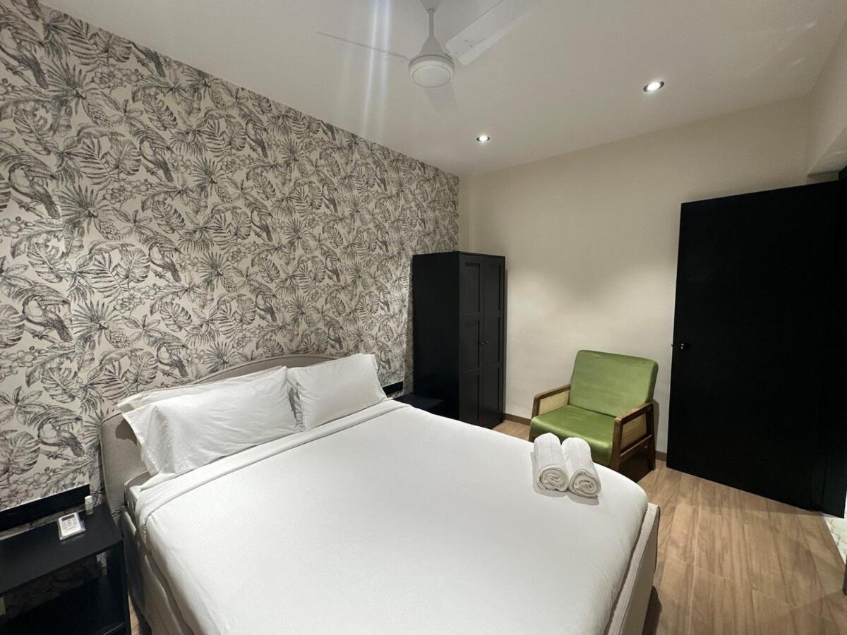 Plush Bandra West - Luxury 2bhk & Study * Mumbai