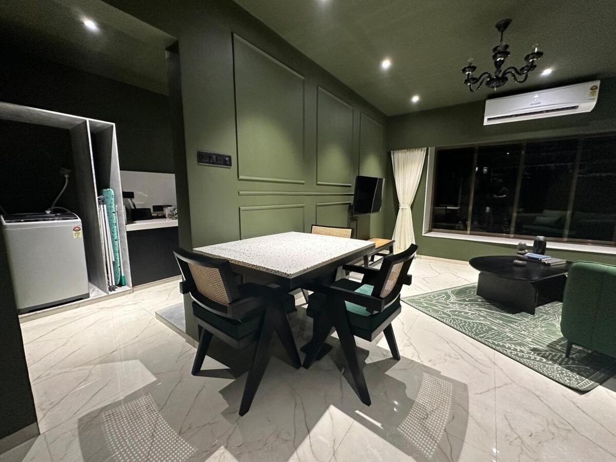 Apartment Plush Bandra West - Luxury 2bhk & Study