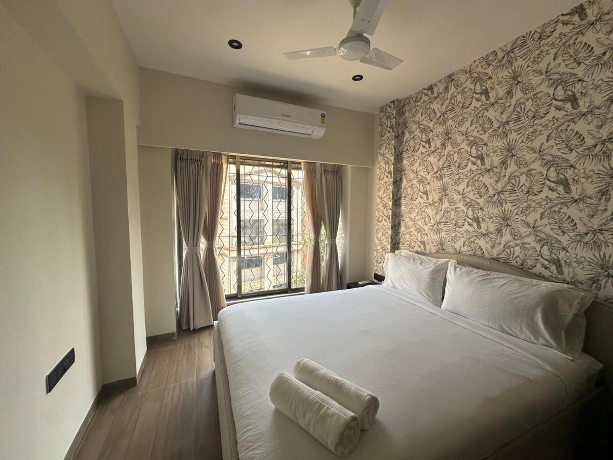 Plush Bandra West - Luxury 2bhk & Study Apartment