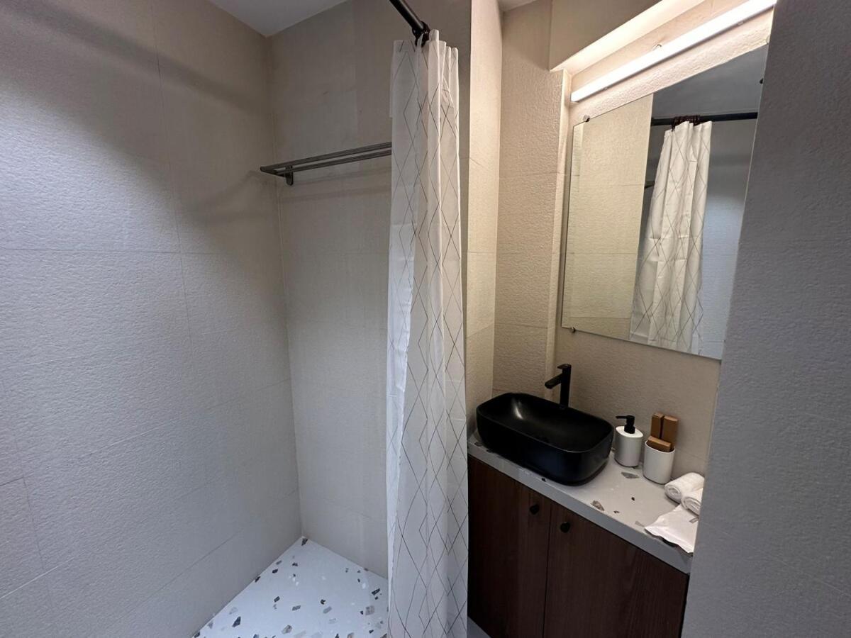 Plush Bandra West - Luxury 2bhk & Study *