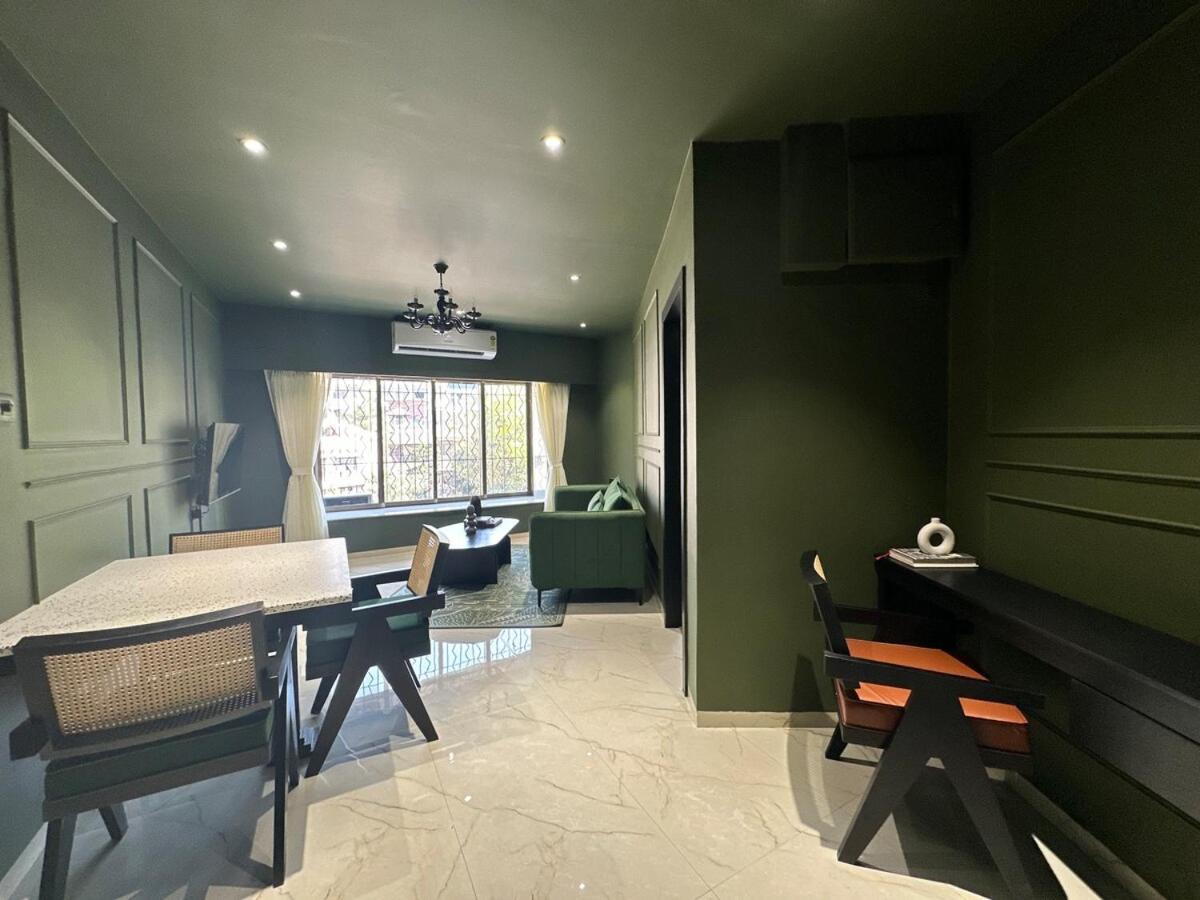 Plush Bandra West - Luxury 2bhk & Study Apartment