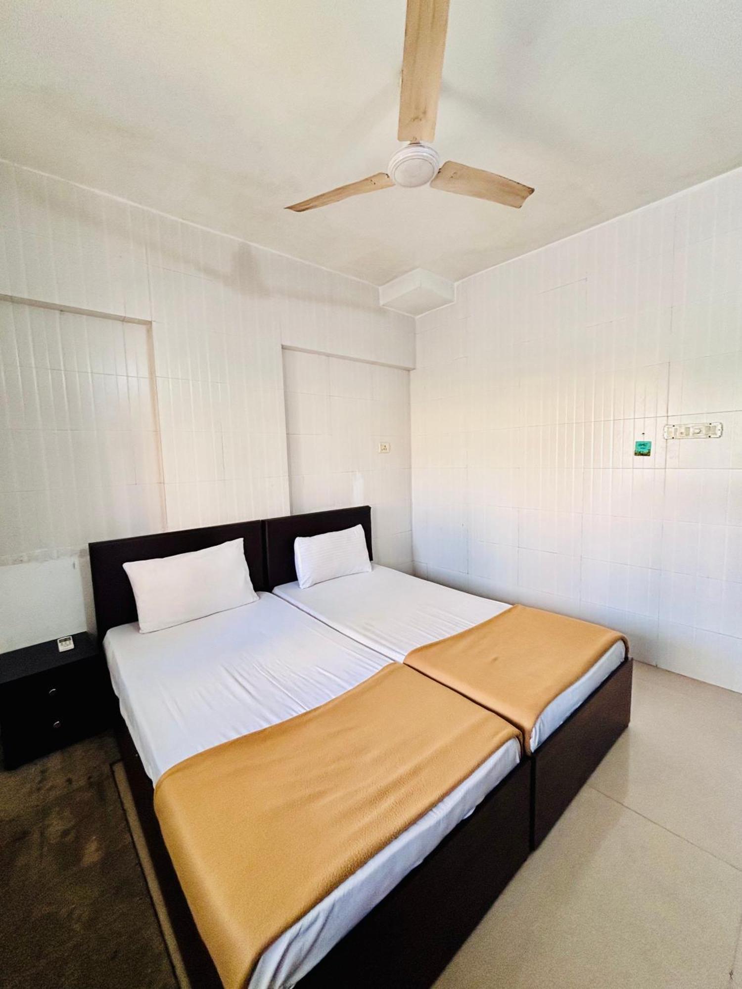 Rio House Service Malad Apartment
